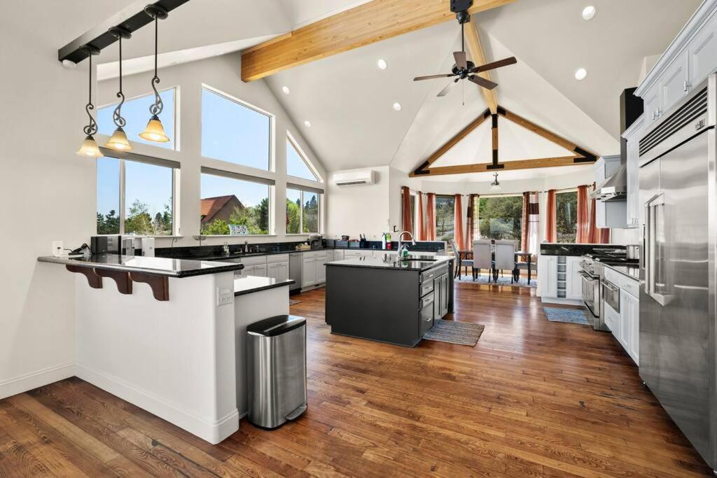 Holiday home Alpine Family Retreat At Wind Warrior Ranch *
